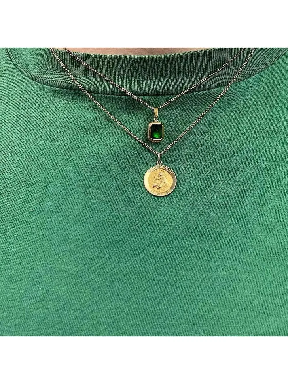 Classy Gold Chain Green jewel pendant necklace. Chain is unisex. 18 inches
